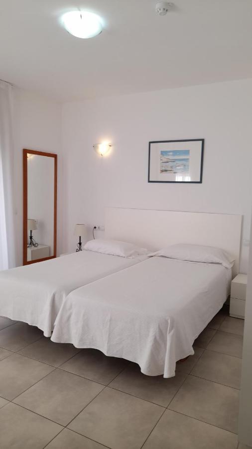 Sal Mar Suites Santa Eularia des Riu Zewnętrze zdjęcie